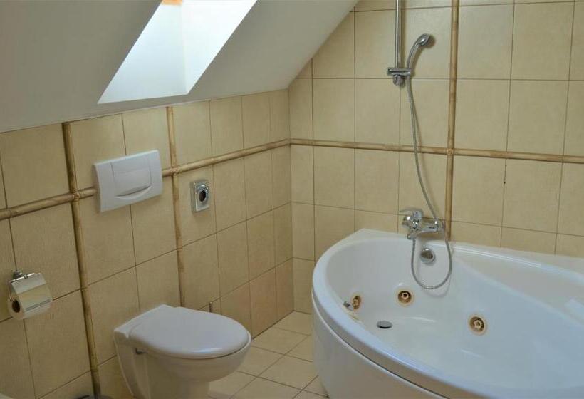 Quarto Dúplex, Petr