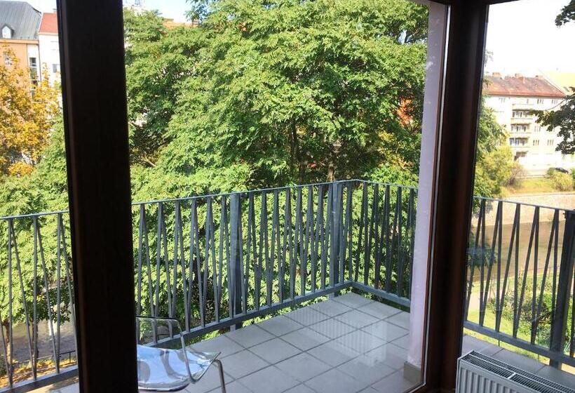 침실 1개 아파트, Sharingham