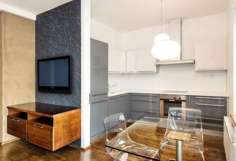 침실 1개 아파트, Sharingham