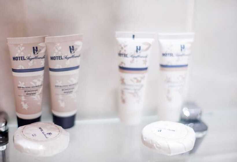 غرفة كومفورت ثلاثية, Szydłowski