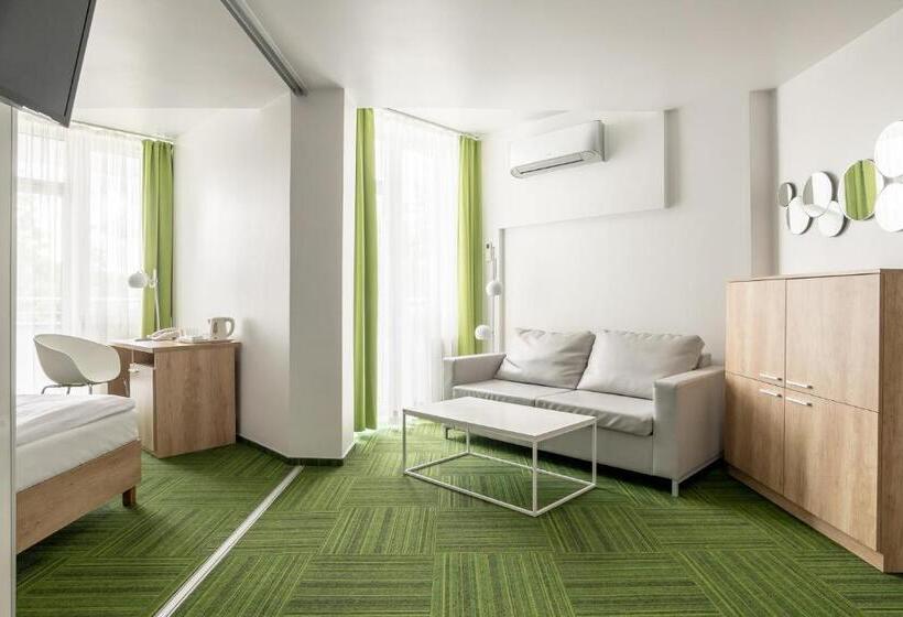 سوییت جونیور با بالکن, Wilga