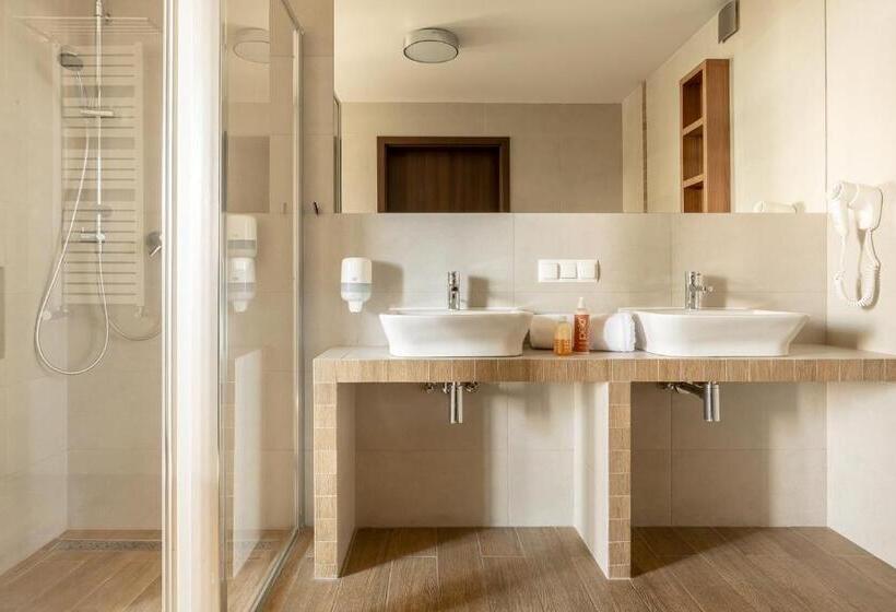 سوئیت با بالکن, Wilga