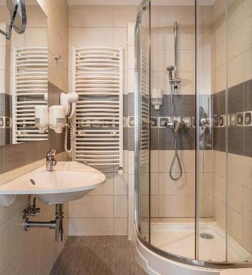 اتاق پریمیوم چهارنفره, Wilga