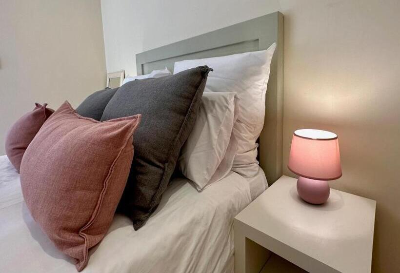 اتاق اکونومی, Loloho Lodge   24h Solar Power