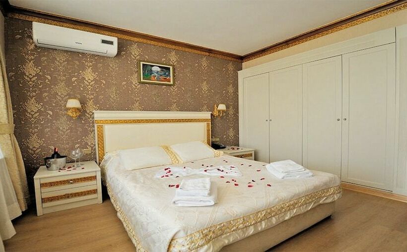 スタンダードトリプルルーム, Pelikan Otel