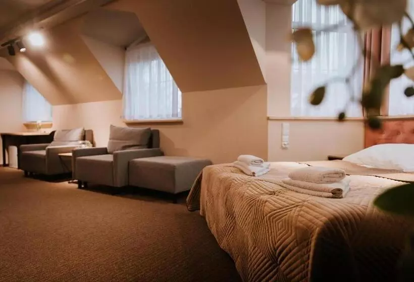 اتاق استاندارد سه نفره, Villa Palladium