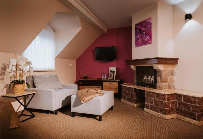 标准三人间, Villa Palladium