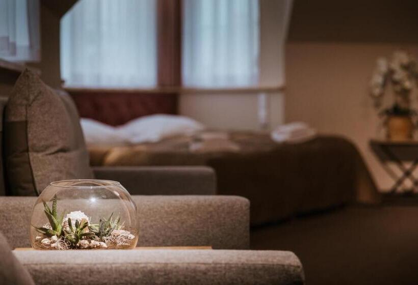 اتاق استاندارد سه نفره, Villa Palladium