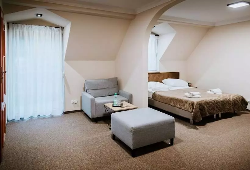 اتاق استاندارد سه نفره, Villa Palladium