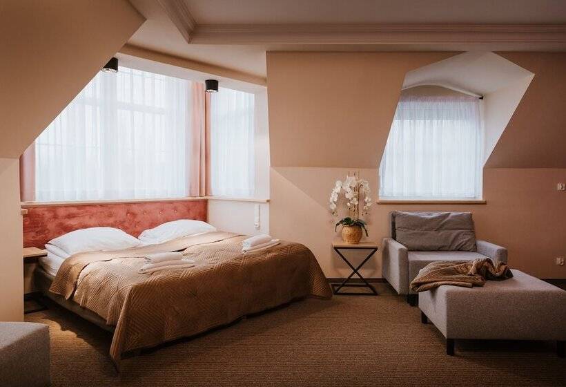 标准三人间, Villa Palladium