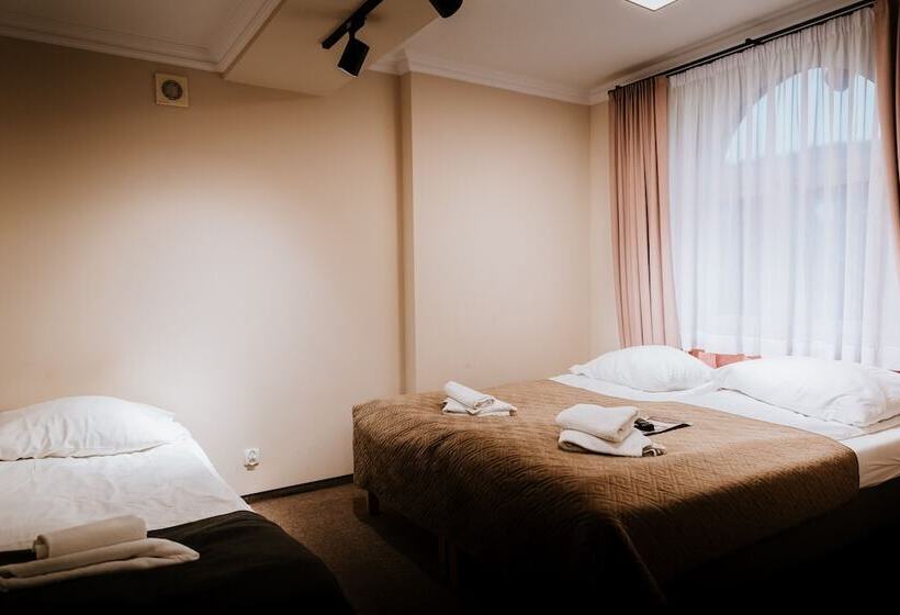 标准三人间, Villa Palladium