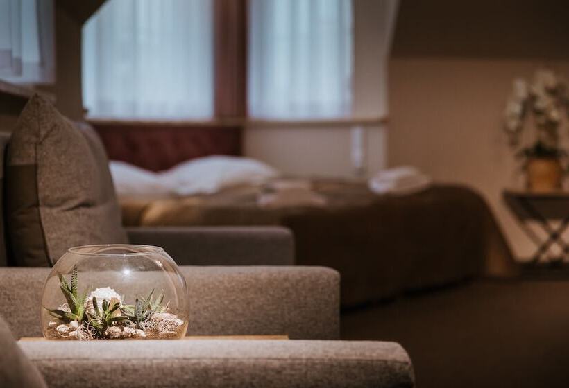 标准三人间, Villa Palladium