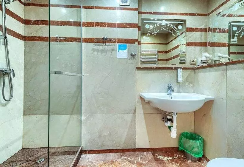 اتاق استاندارد سه نفره, Villa Palladium