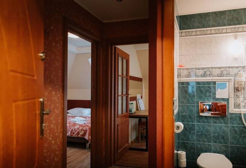 四人标准间, Villa Palladium