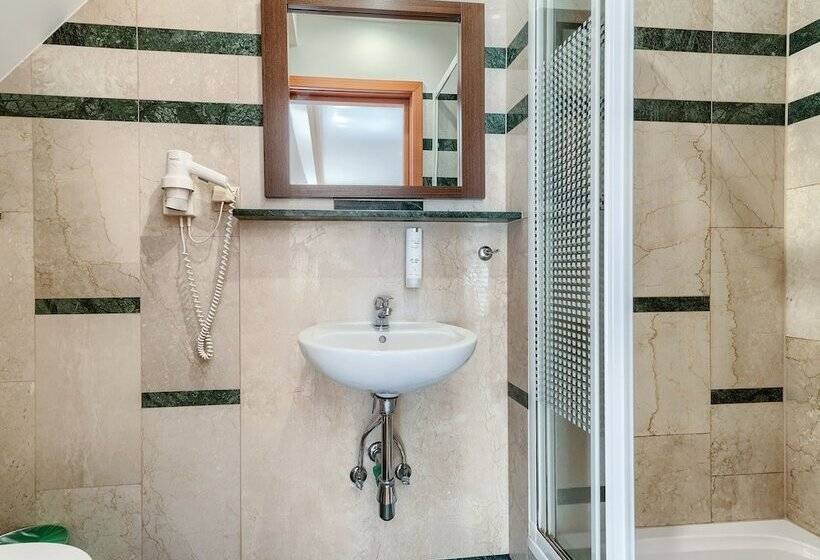 四人标准间, Villa Palladium