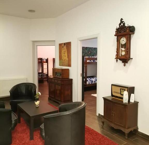 스탠다드 4인용 룸 공용 욕실, Vintage Downtown Hostel