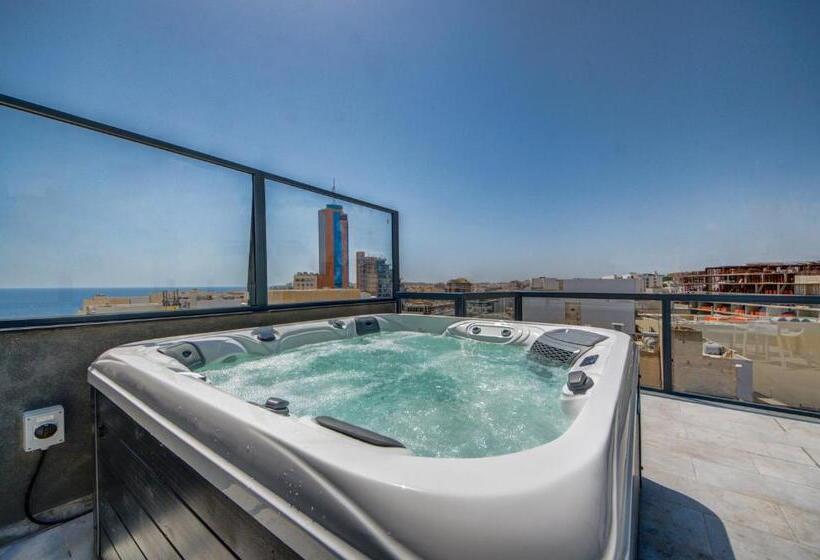 اتاق لوکس با وان آب گرم, Ikyk Hotel  Ik Collection