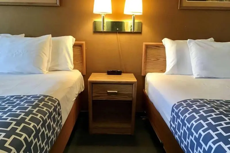 身障者適用スタンダードルーム, La Quinta Inn & Suites By Wyndham Bardstown