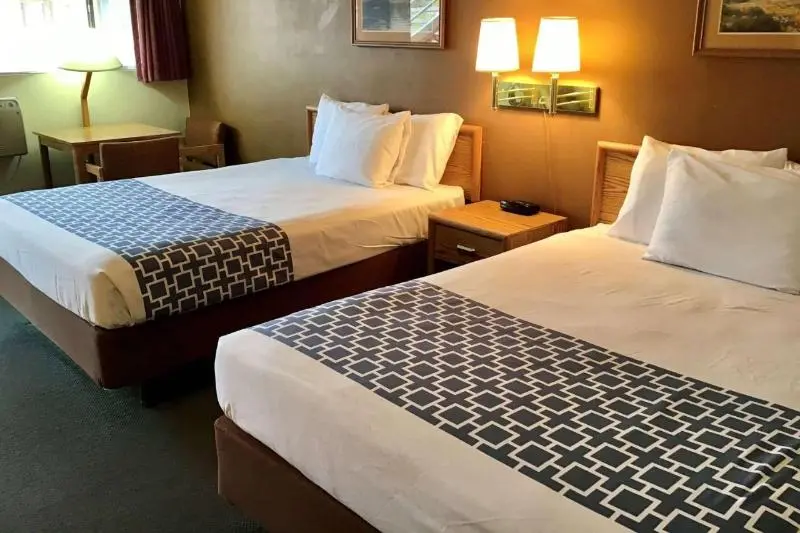 身障者適用スタンダードルーム, La Quinta Inn & Suites By Wyndham Bardstown