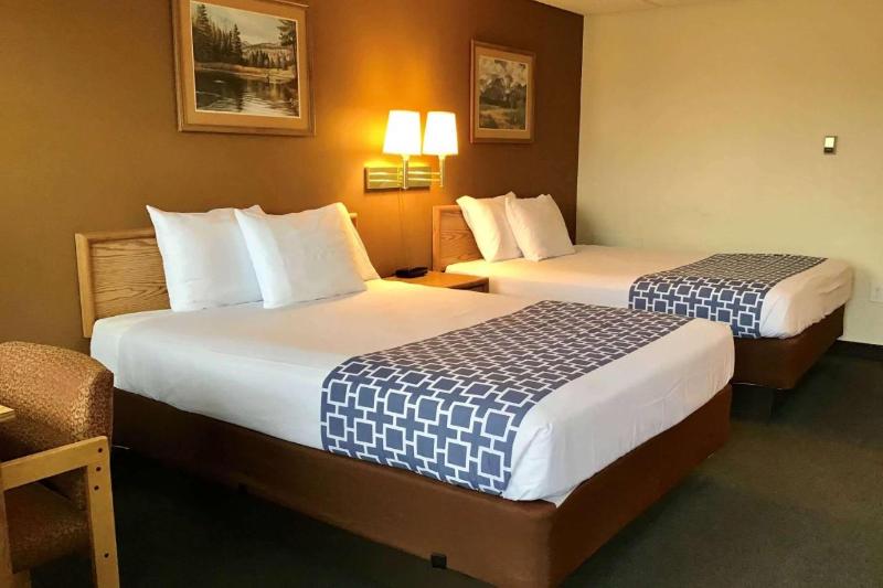 장애인을 위한 스탠다드 룸, La Quinta Inn & Suites By Wyndham Bardstown