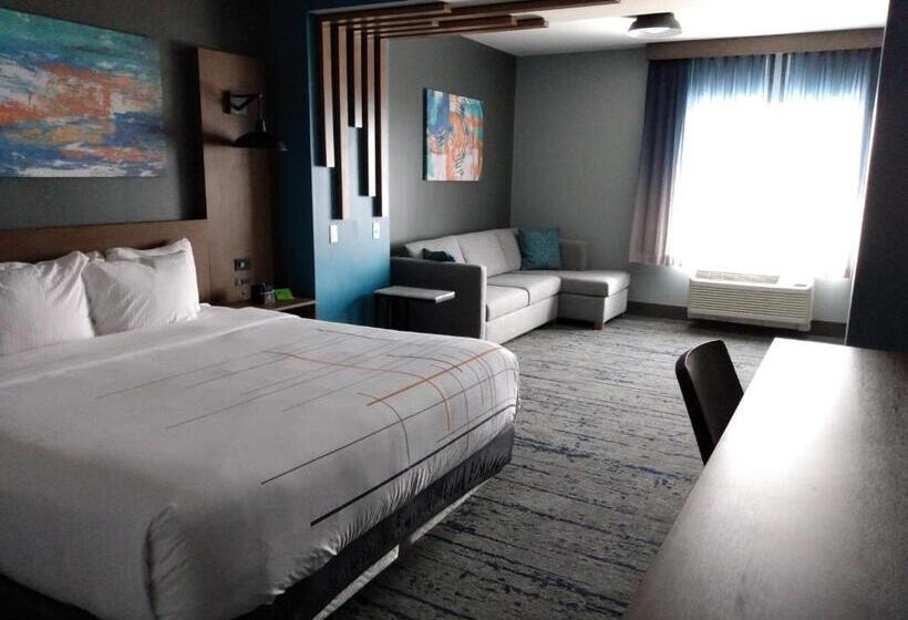 חדר דלוקס עם מיטת קינג, La Quinta Inn & Suites By Wyndham Bardstown