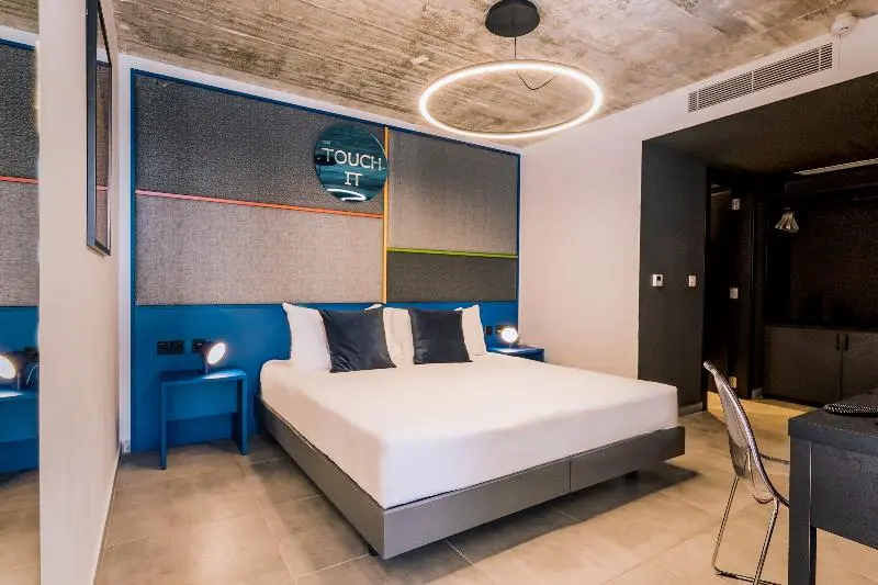 اتاق لوکس با وان آب گرم, Ikyk Hotel  Ik Collection