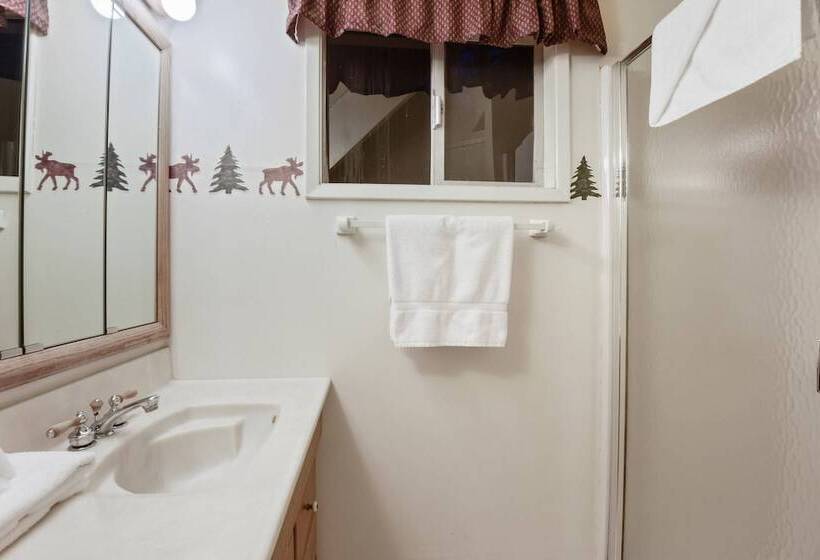 خانه 1 خوابه, Moose Cabin Year Round Outdoor Fun W/ Bbq