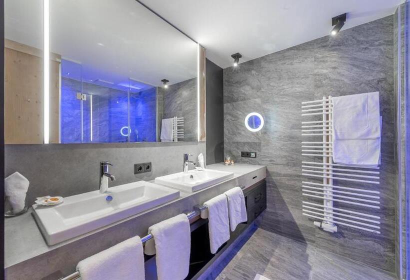 סוויטה, Aktiv & Wellnesshotel Bergfried