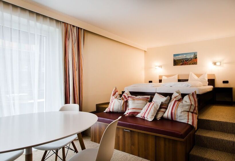 Апартаменты Семейные 1 Спальня, Aparthotel Dorfplatzl Garni