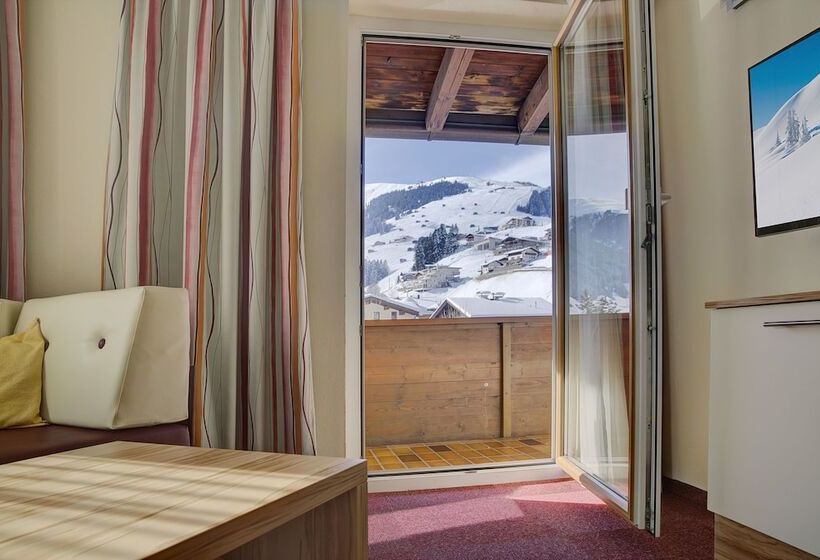 Семейные Апартаменты 3 Спальни, Aparthotel Dorfplatzl Garni