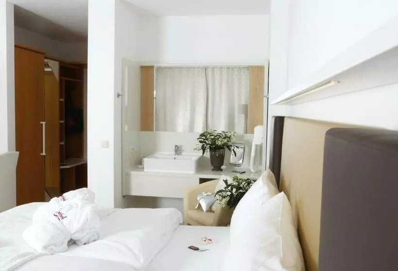 اتاق استاندارد با بالکن, Boutique Hotel Loipenhof