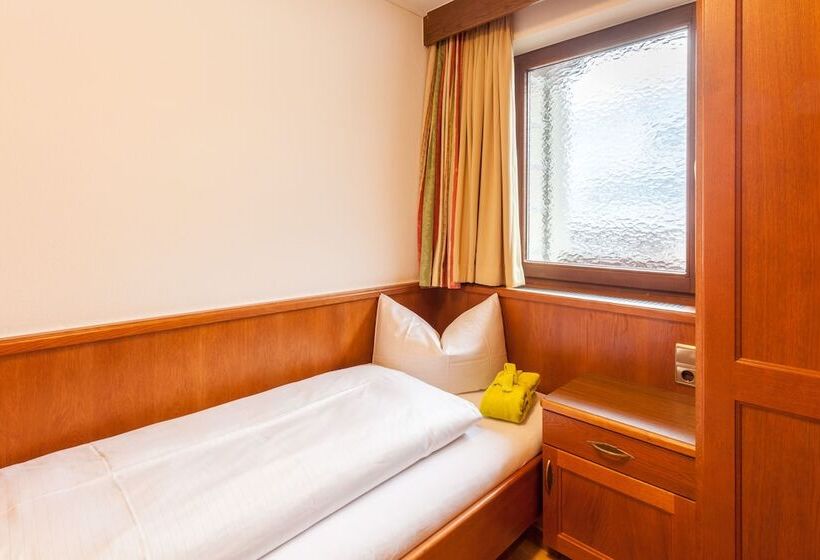 可观山景的小型套房, Ferienhotel Sonnenhof