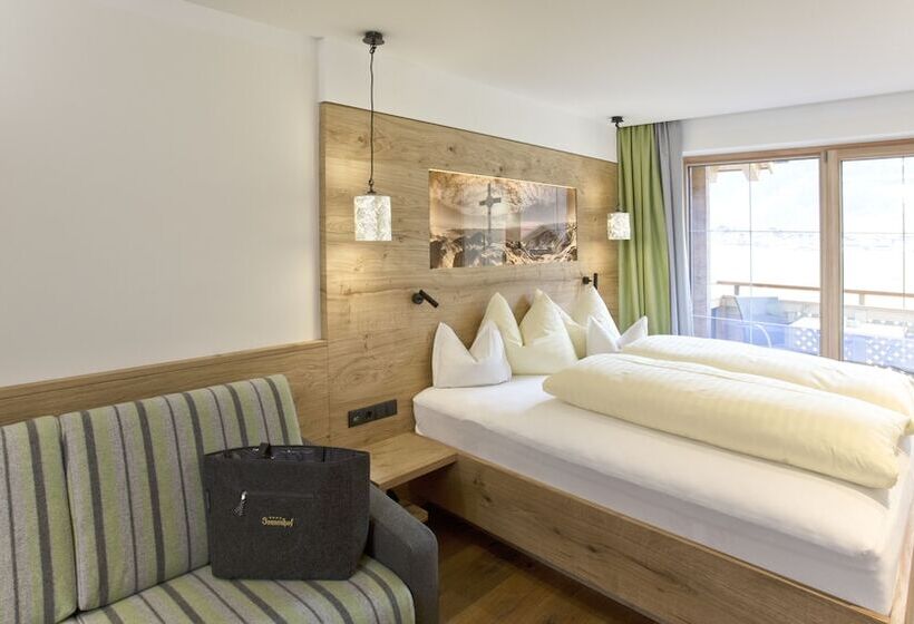 可观山景的小型套房, Ferienhotel Sonnenhof