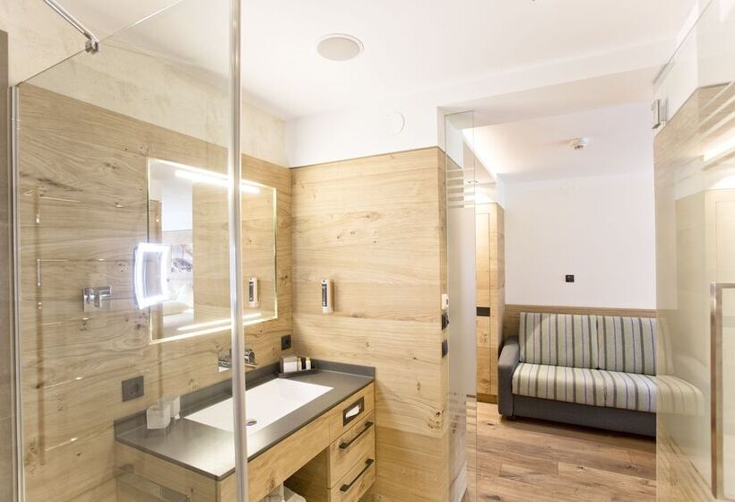 可观山景的小型套房, Ferienhotel Sonnenhof