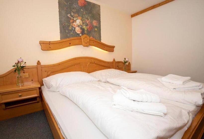 חדר משפחתי, Alpen Arnika