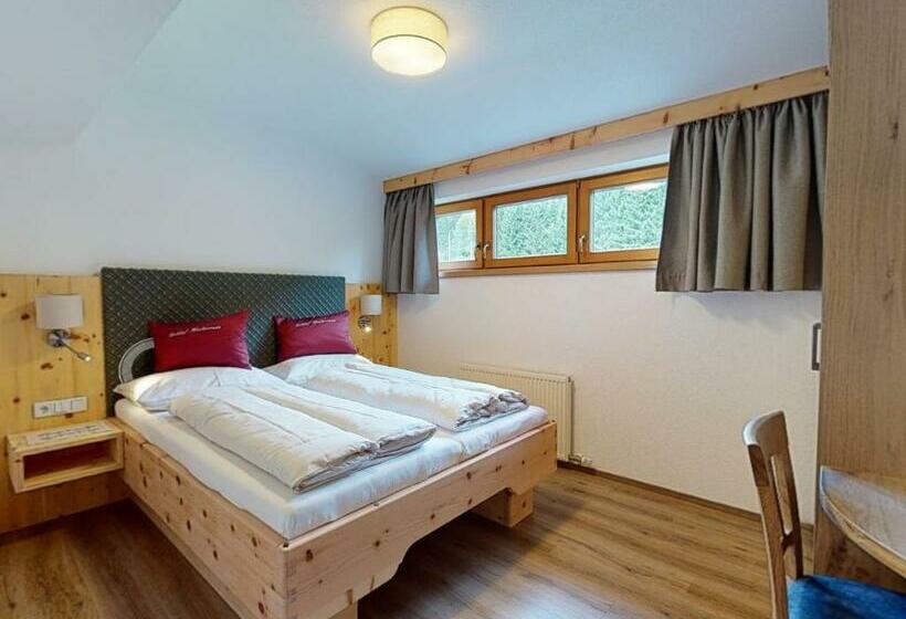 آپارتمان 2 خوابه, Erbhof Hinterrain