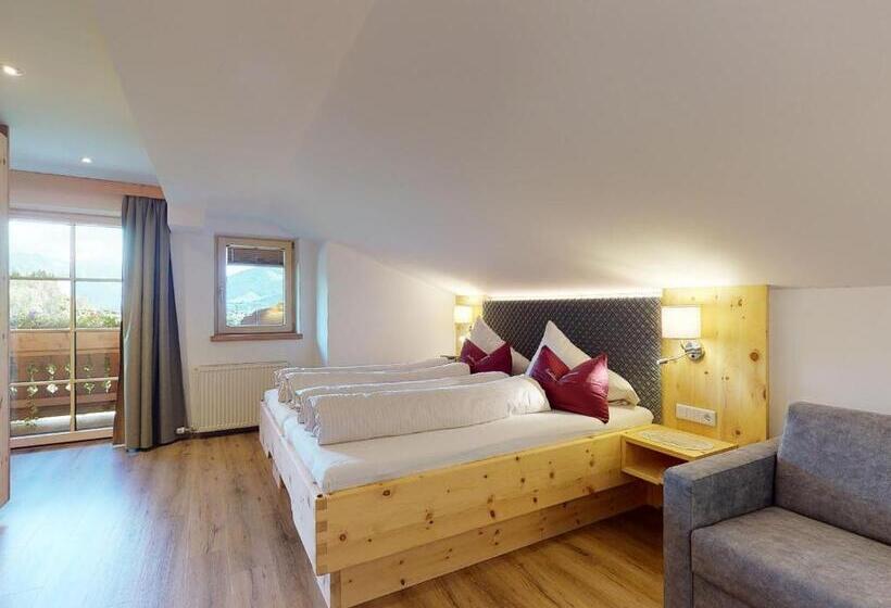 آپارتمان 1 خوابه با بالکن, Erbhof Hinterrain