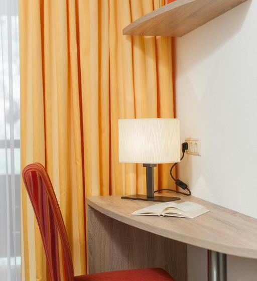 스탠다드 룸, Madeleine