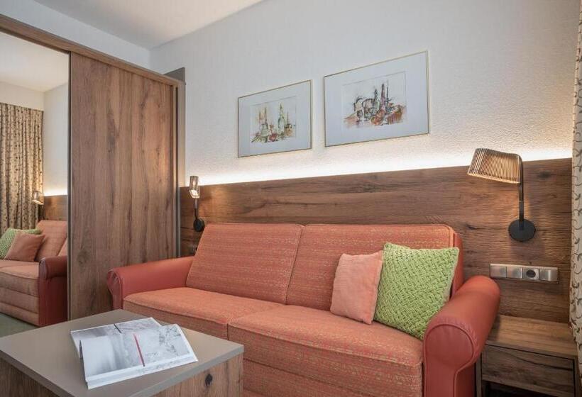 테라스 스위트, Madeleine