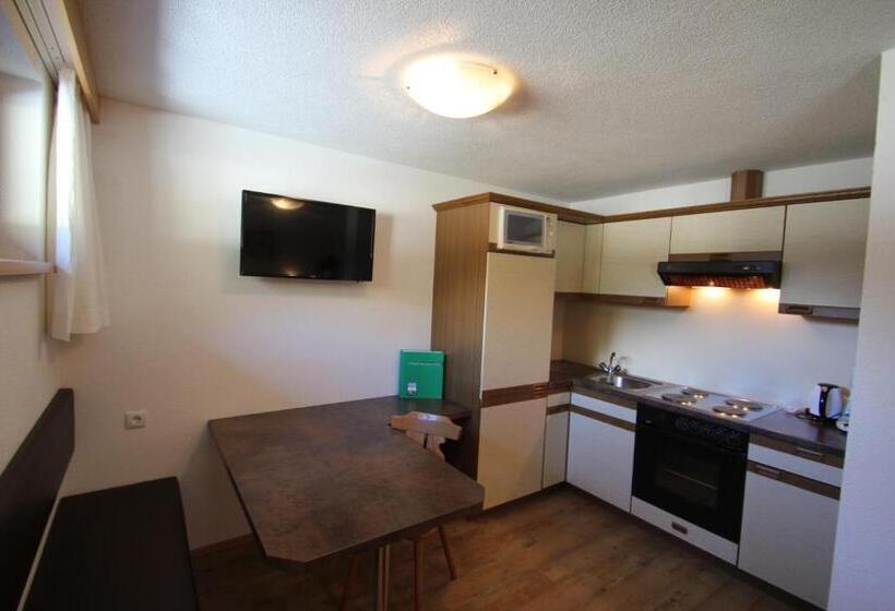 شقة غرفة واحدة, Waldhof