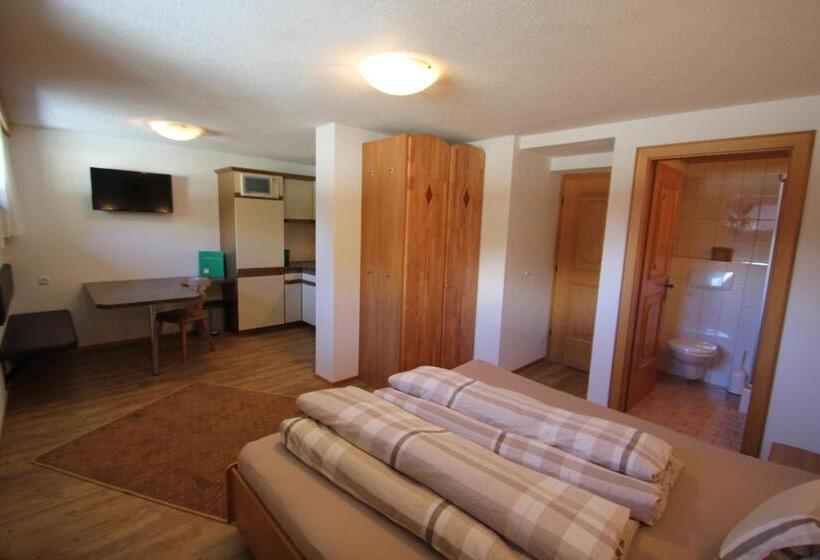 شقة غرفة واحدة, Waldhof