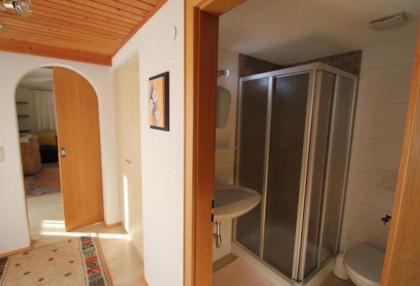 شقة غرفتين نوم مزودة بشُرفة, Waldhof