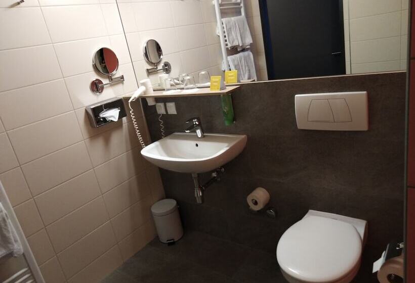 غرفة قياسية ثلاثية, Jufa Hotel Graz Süd