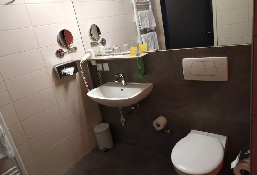 スタンダードトリプルルーム, Jufa Hotel Graz Süd