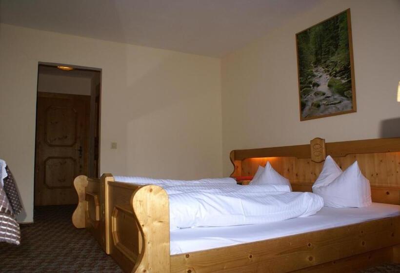 标准间带阳台, Gasthof Hirschen