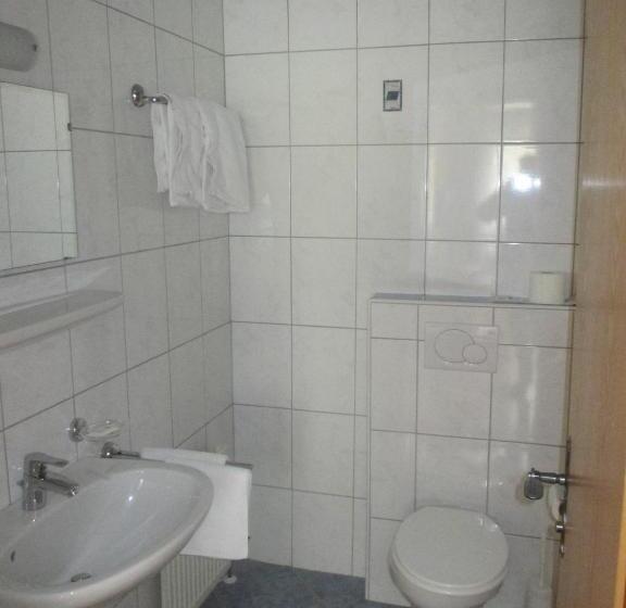 带阳台的三人标准间, Gasthof Hirschen