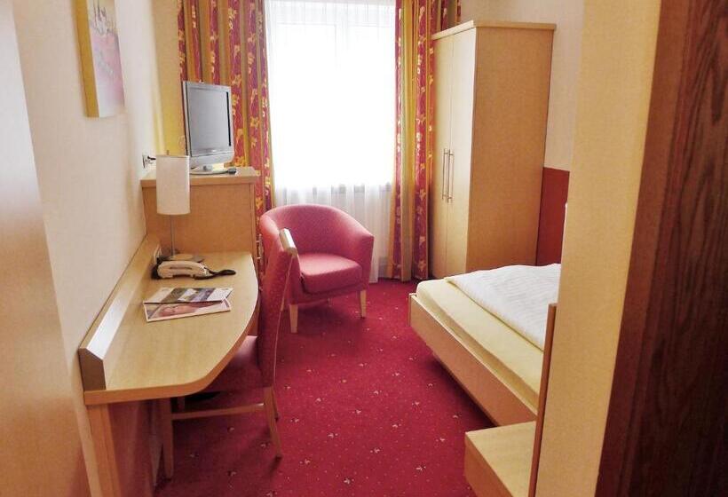 标准单人间, Restaurant Böck Roter Hahn