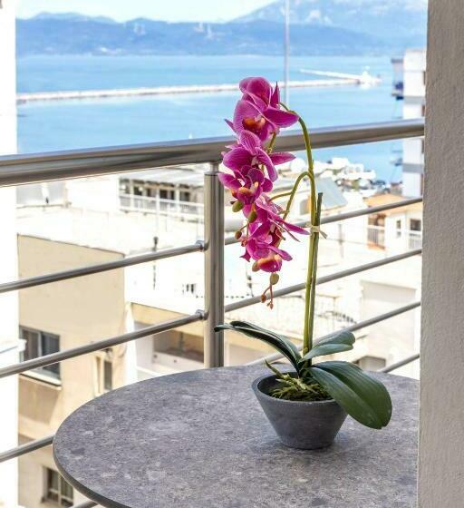 Полулюкс Вид на Море, Days City Suites
