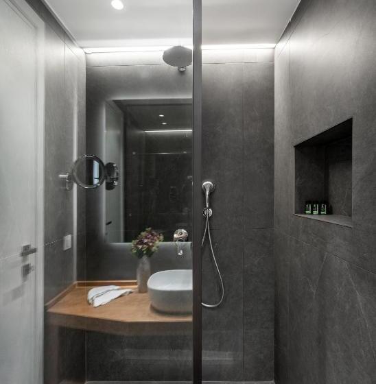 سوییت جونیور با چشم‌انداز دریا, Days City Suites