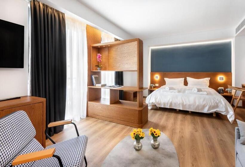 Полулюкс Вид на Море, Days City Suites